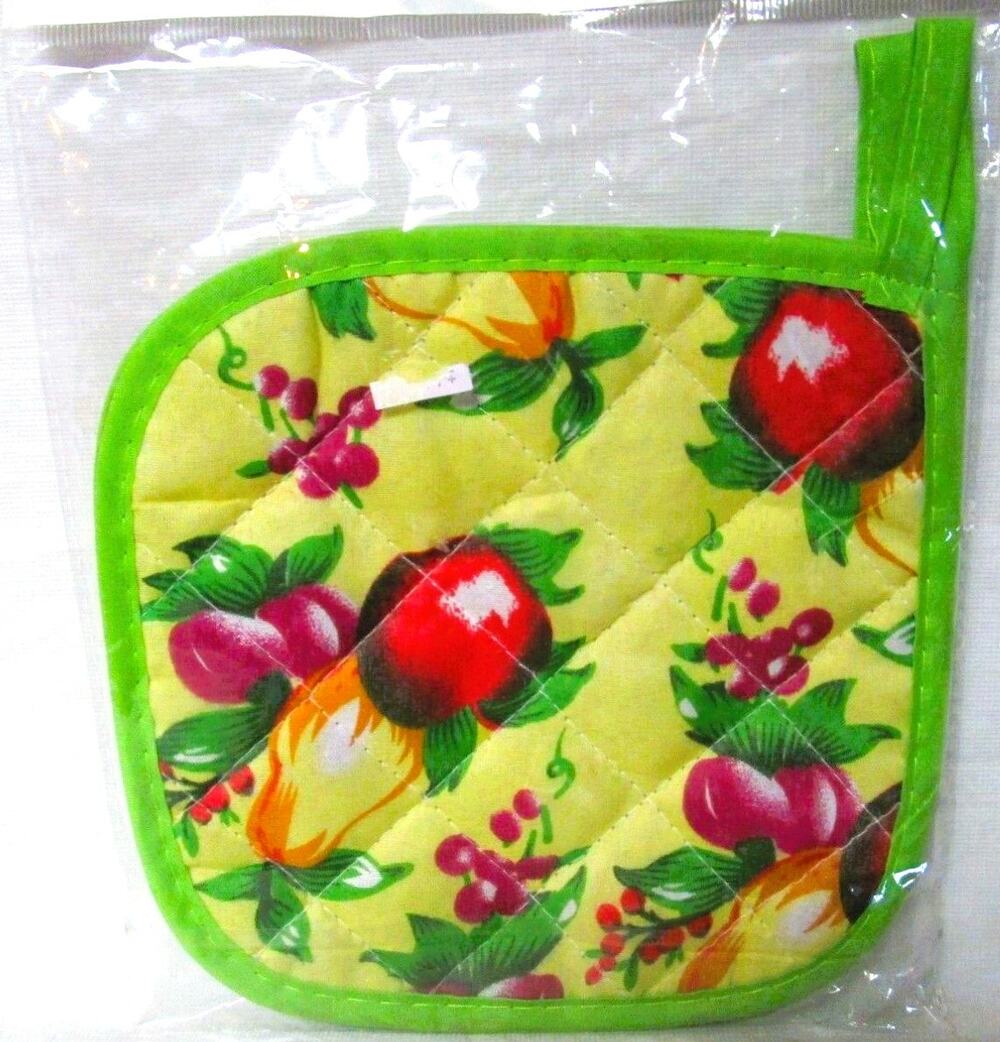 Handmade Quilted Potholders Yellow Fruit & Green Trim Set of 2 – 7x7 Inches